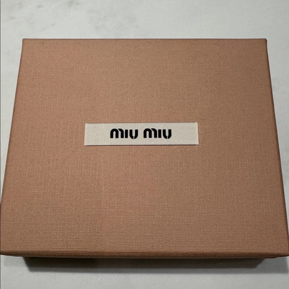 MIU MIU WALLET 💛🩶 - Picture 17 of 17